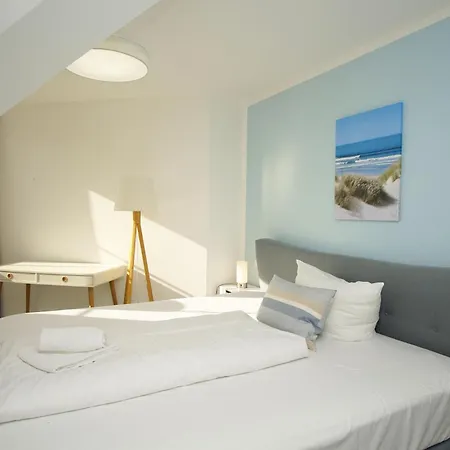 Lägenhet Mit Balkon, Gratis Sauna- Und Schwimmbadnutzung Im Ahoi In Sellin - Haus Inselwind Meersonne