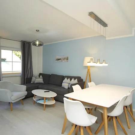 Mit Balkon, Gratis Sauna- Und Schwimmbadnutzung Im Ahoi In Sellin - Haus Inselwind Meersonne * Groß Zicker