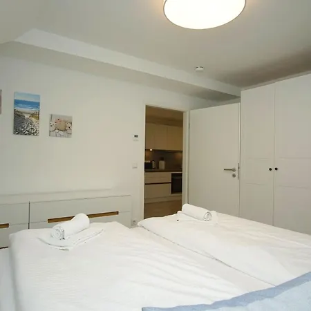 Mit Balkon, Gratis Sauna- Und Schwimmbadnutzung Im Ahoi In Sellin - Haus Inselwind Meersonne