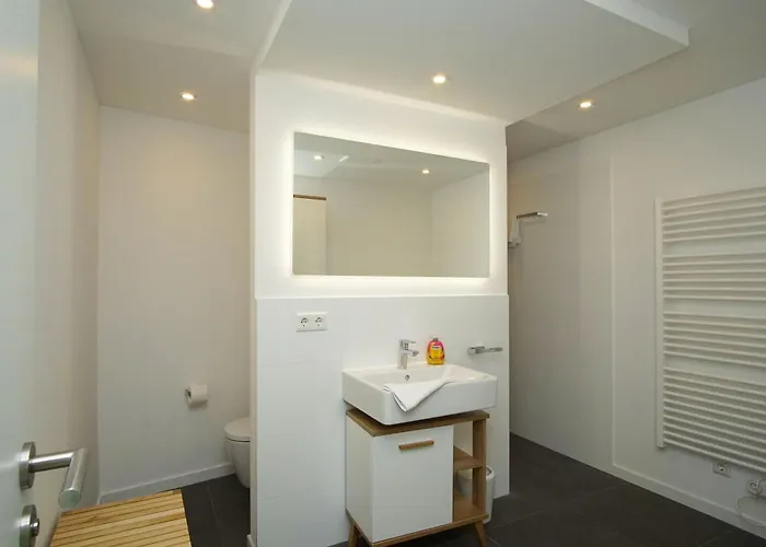 Apartamento Mit Balkon, Gratis Sauna- Und Schwimmbadnutzung Im Ahoi In Sellin - Haus Inselwind Meersonne *
